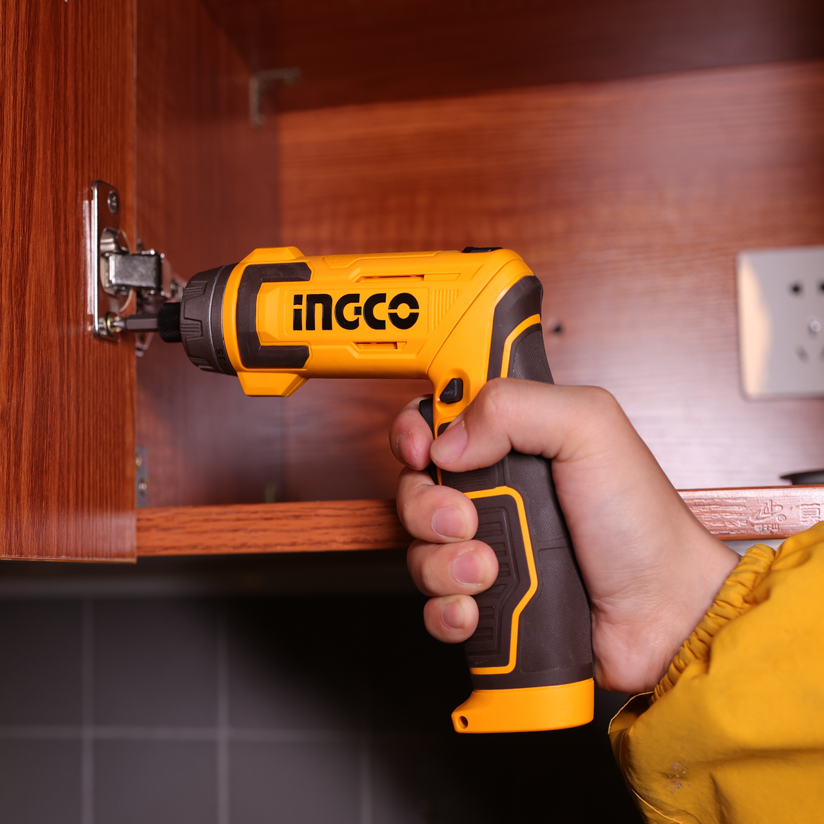 Ingco 8v Cordless Screwdriver 6 Nm Led Light Packed By Plastic Tool Box